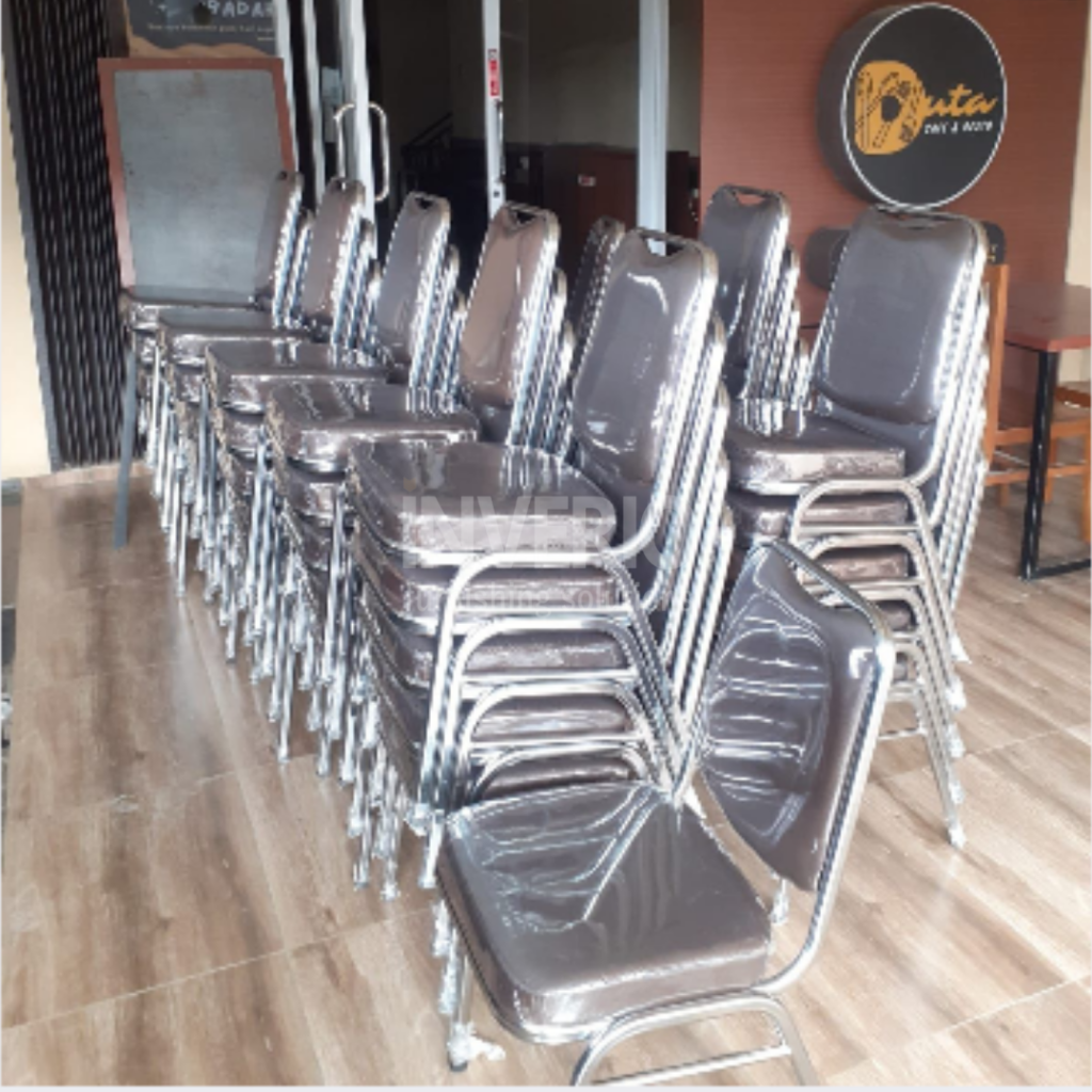 Port Kursi Susun Hitam