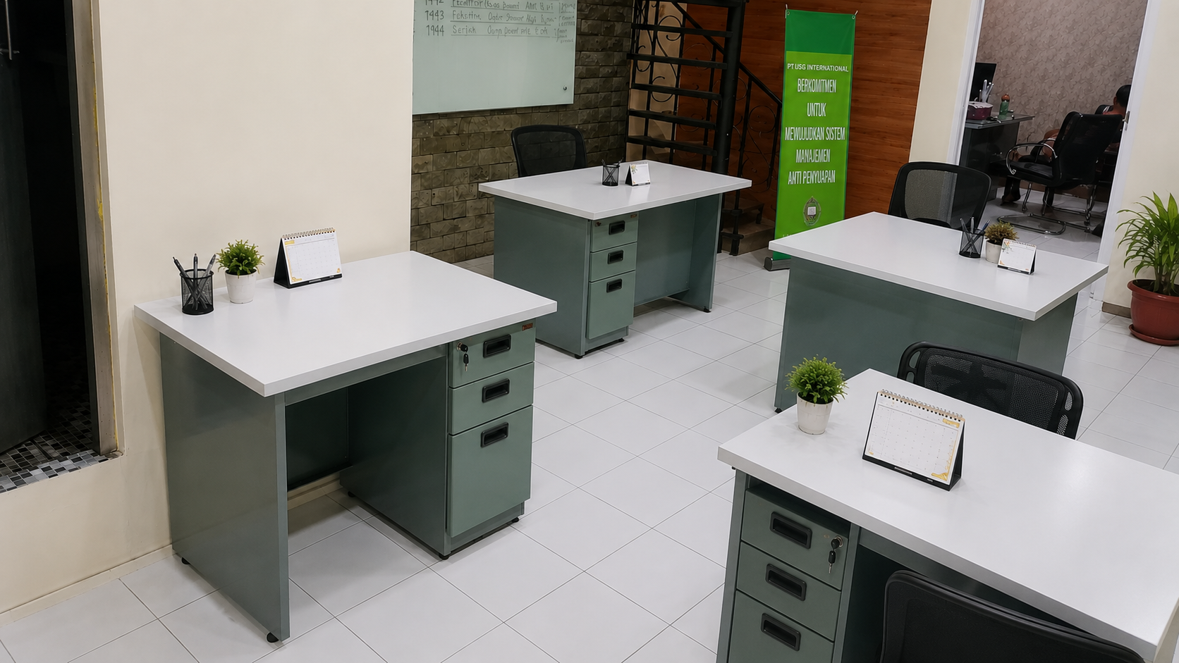 meja kantor besi