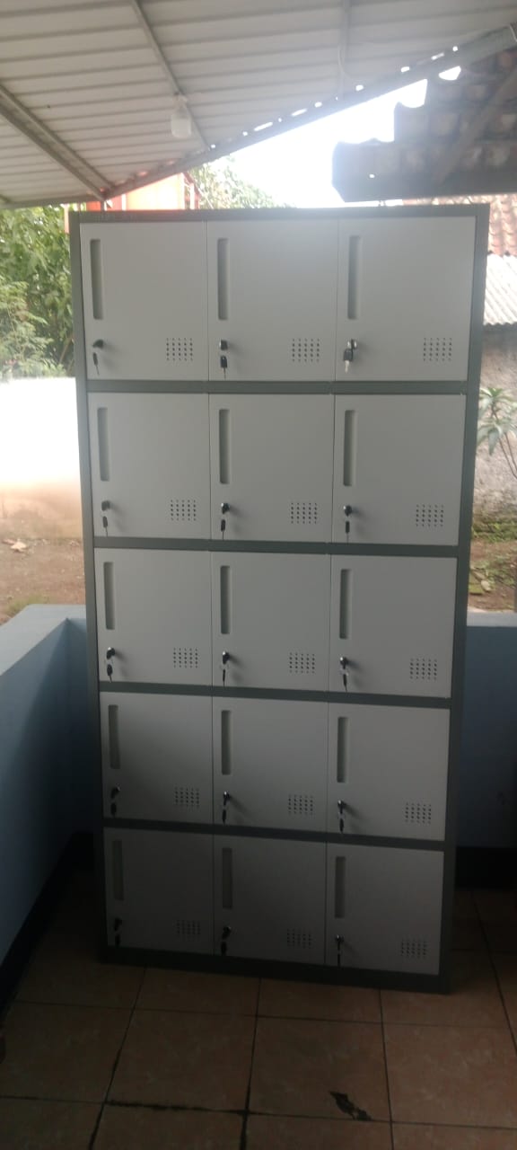 Loker Besi 15 Pintu