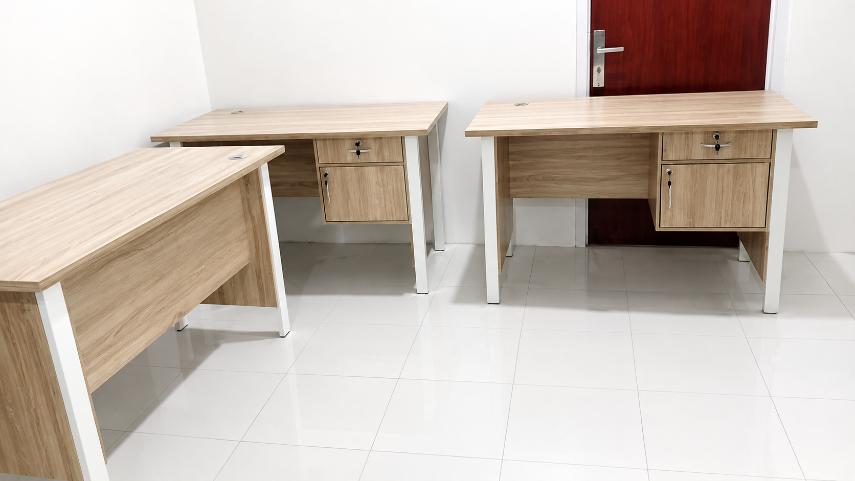 Meja Kantor Minimalis